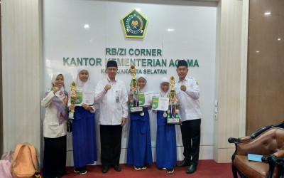 Tiga Peserta Didik MINASI Mendapatkan Penghargaan Juara KSM Tahun 2023 Tingkat Kota Jakarta Selatan