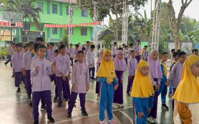 Senam Pagi Rutin Jadi Pembiasaan Sehat di MIN 14 Al-Azhar Asy-Syarif