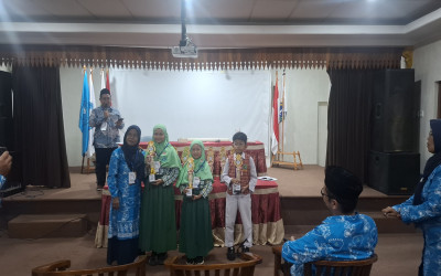 Dua Siswa MIN 14 Al-Azhar Asy-Syarif Lolos ke Olimpiade Bahasa Arab Tingkat Nasional