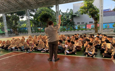 Pembiasaan Tobur Bahasa Asing, Diharapkan Peserta Didik Berkomunikasi dengan Bahasa Arab atau Inggris