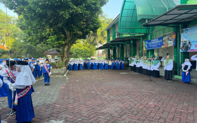 Upacara Bendera MIN 14 Al-Azhar Asy-Syarif Berlangsung Khidmat, Pesan Pembina Upacara: Ajak Siswa Menjaga Kesehatan dan Rajin Belajar